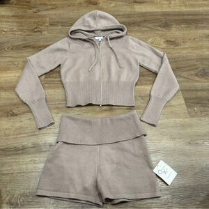 Women's Cropped Hoodie and Shorts Set - Taupe